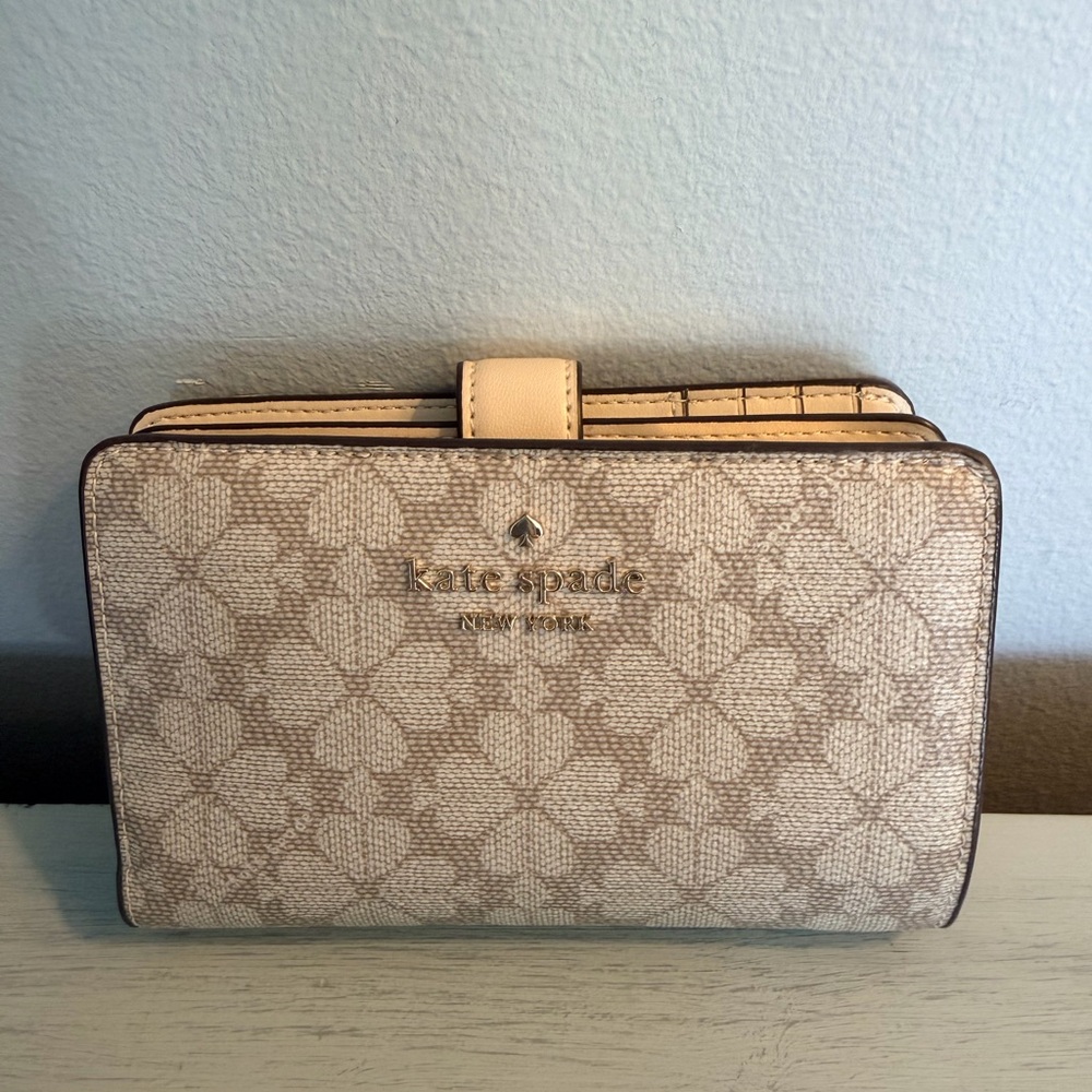 Kate Spade Signature Spade Flower design bi-fold Wallet